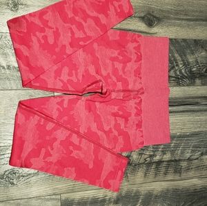 Pretty in Pink Camo Seamless leggings